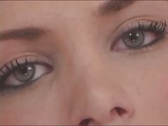 Les bonbons tendent deux membres de!