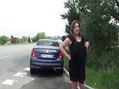 La beauté reçoit un long pénis dans la chatte