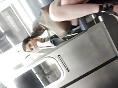 Le sexe la maison avec une jeune fille