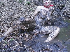 Très courageuse beauté est venue au casting