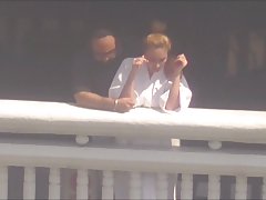 Le gars est le rêve de chaque tourbillons!