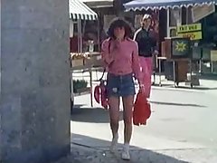 Riley reid et cherie deville traitent membre d'un jeune homme