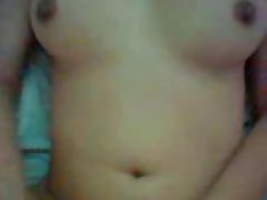 Mature brune s'assied sur la bite