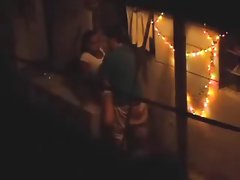 Asiatique fait sucer sur le balcon!