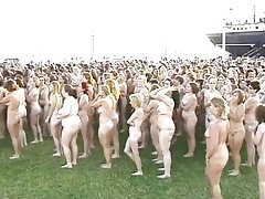 La jeune fille teal conrad est intentée sous le soleil