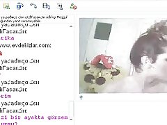 Les noirs jouent sur hutte