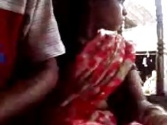 Le nègre a invité la petite amie de sophie dee lui