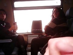 La femme d'affaires connaît le phallus