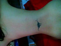 Sex bomb stacy savage déshabillée pour traha