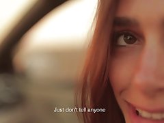 Fellation et beaucoup de sperme blanc