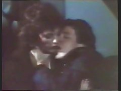 Le gars apprécié le sexe dans les bras de sa fille chaude