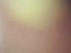 La sœur aînée de montre aux jeunes comment se faire enculer