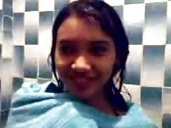 Annie obtient un orgasme