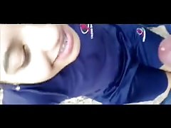 Busty femme et son vibrateur