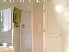 Anal, près de la piscine