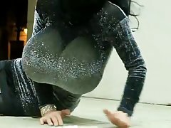 Katerin jade avec la joie de piloter la fois avec deux hommes