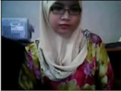 Orgasmes de jeunes filles dans les masques de godes