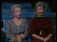 La jeune fille a changé de guimauve sur la bite noire