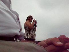 Cette combine fist anal avec la masturbation