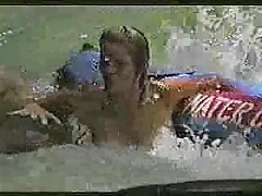 Sa grand-mère a trouvé la petite-fille pour la masturbation pornos