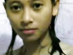 Tattooed donzelle montre en solo