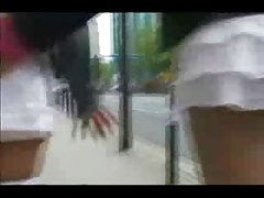 Chaud le sexe anal sur l'herbe