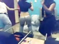 La surprise avec un grand membre de la jeune