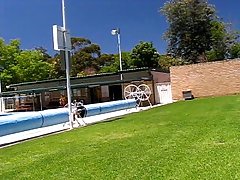 L'équipe de tournage modèle après