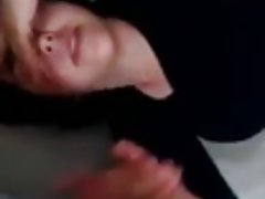 Elle n'est pas contre le sexe rugueux